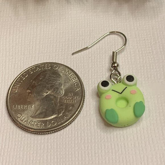 Frog Earring, Silly Animal Earring, Amphibian Earring, Frog Jewelry, Gift Idea - Picture 3 of 5